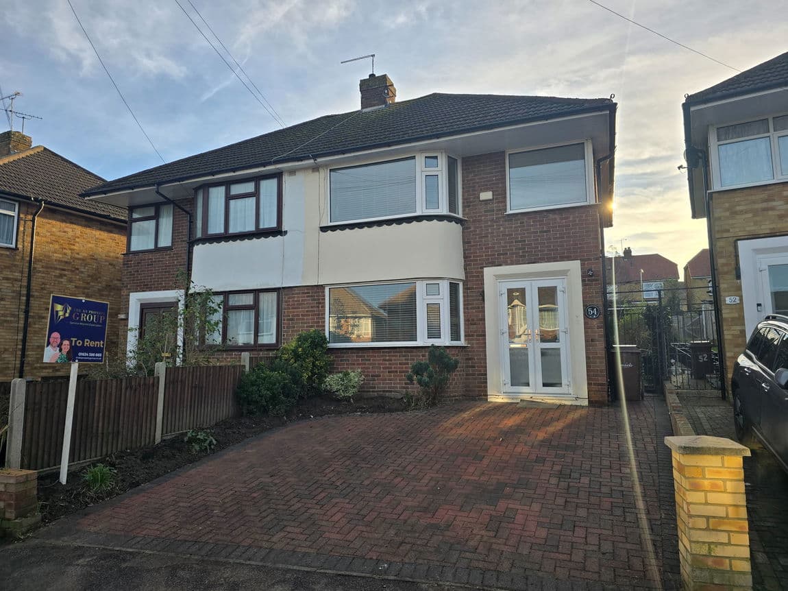 Modern Family Home in Central Rainham – Northumberland Avenue