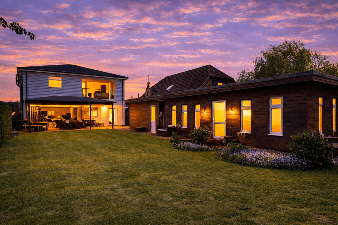 Welcome to One of Rainham’s Finest – A Landmark Residence on Edwin Road