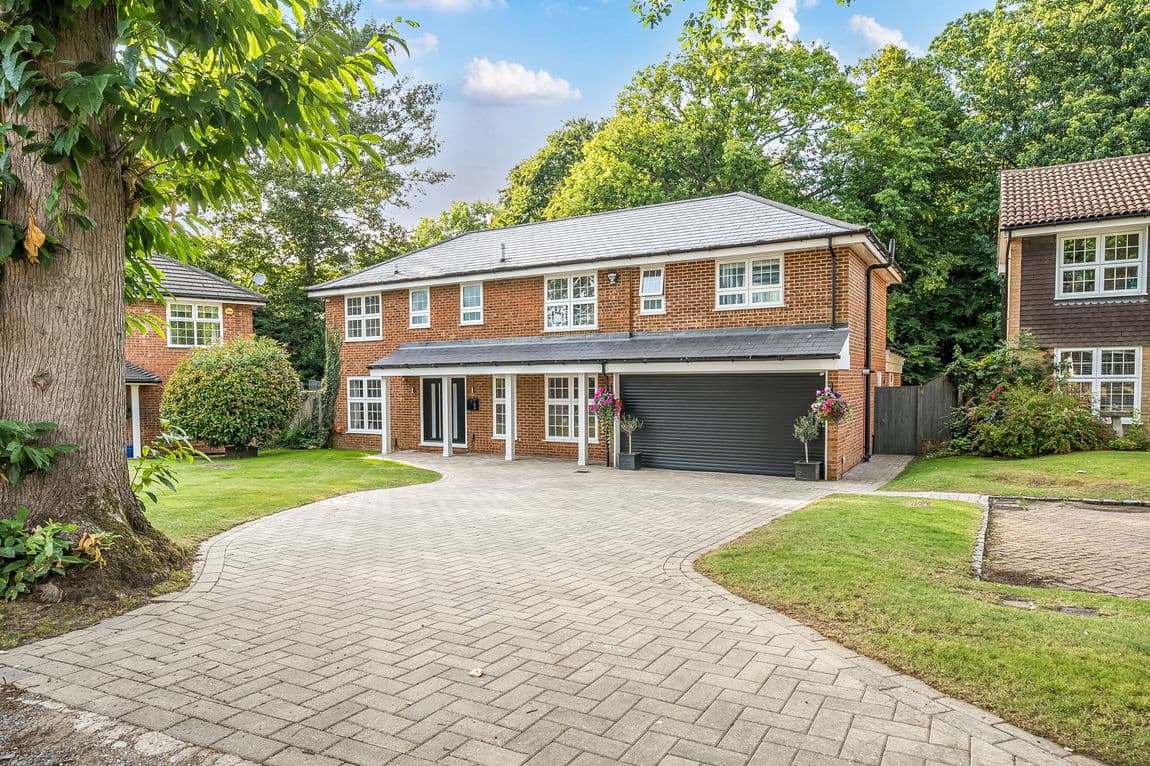 One of Hempstead’s most prestigious and sought-after roads