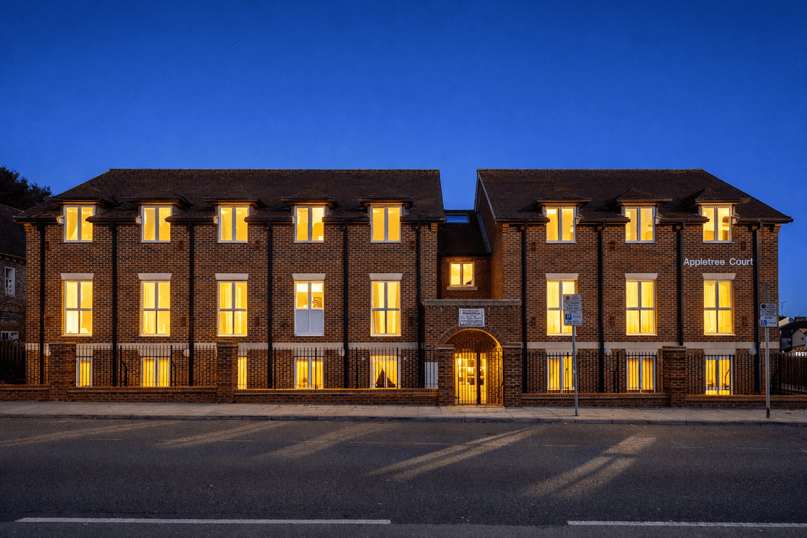 Chain Free Retirement Apartment – Walking Distance to Town Centre