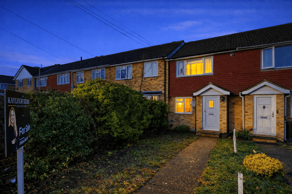 Chain Free Home Near Rainham Train Station – Macklands Way