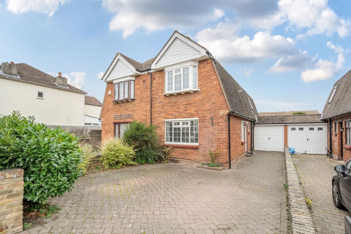 Over 1500sq ft of Versatile Family Living – Station Road