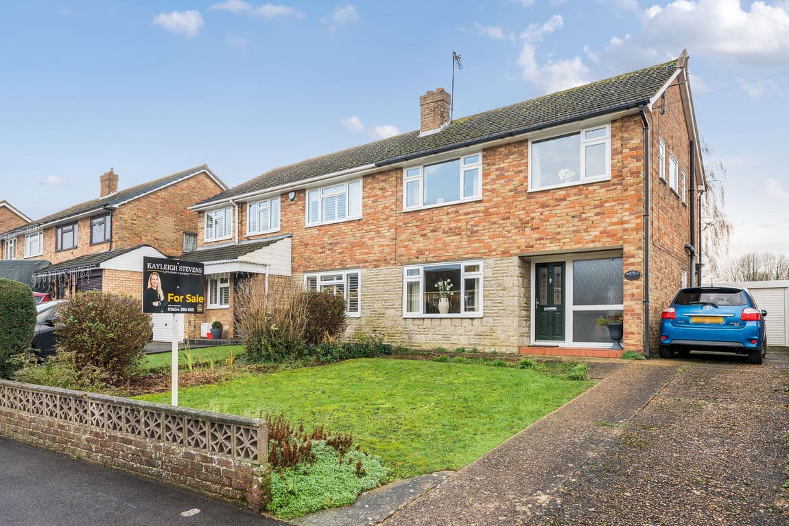 Spacious Home in Popular Hempstead Location – Birch Grove