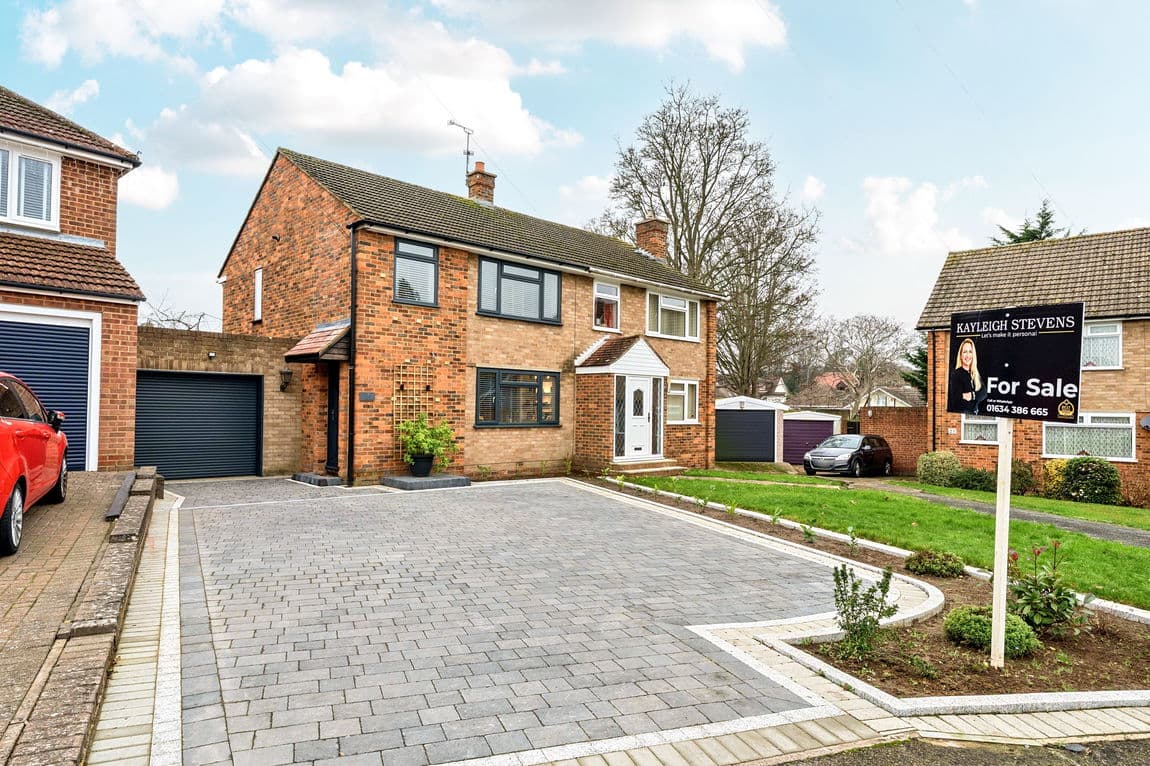 Stunning Contemporary Home – Ticks All The Boxes – Sandown Drive