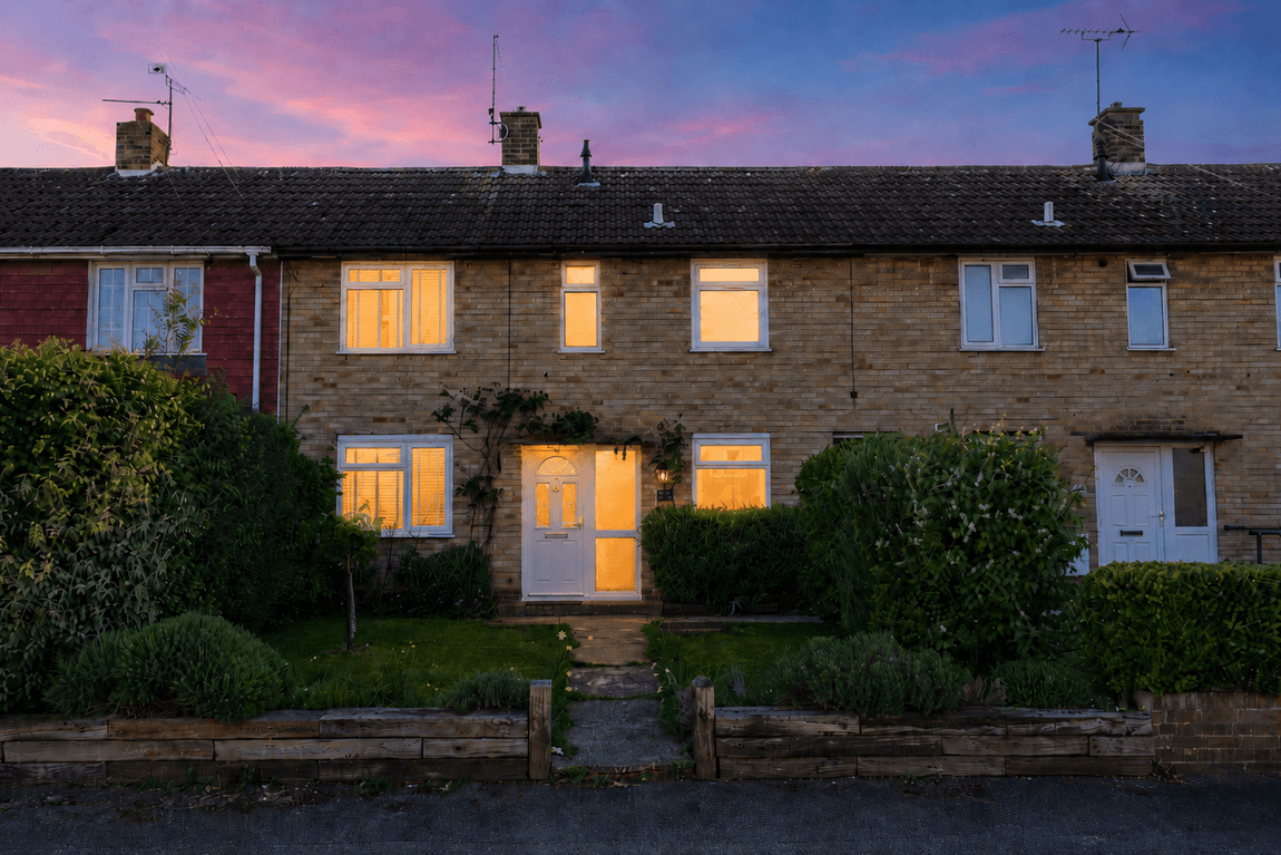 CHAIN FREE – 777 sq ft Home With South/West Facing Garden
