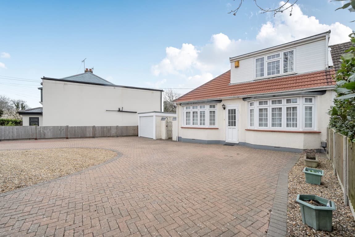 CHAIN FREE – Substantial Home In Premier Location
