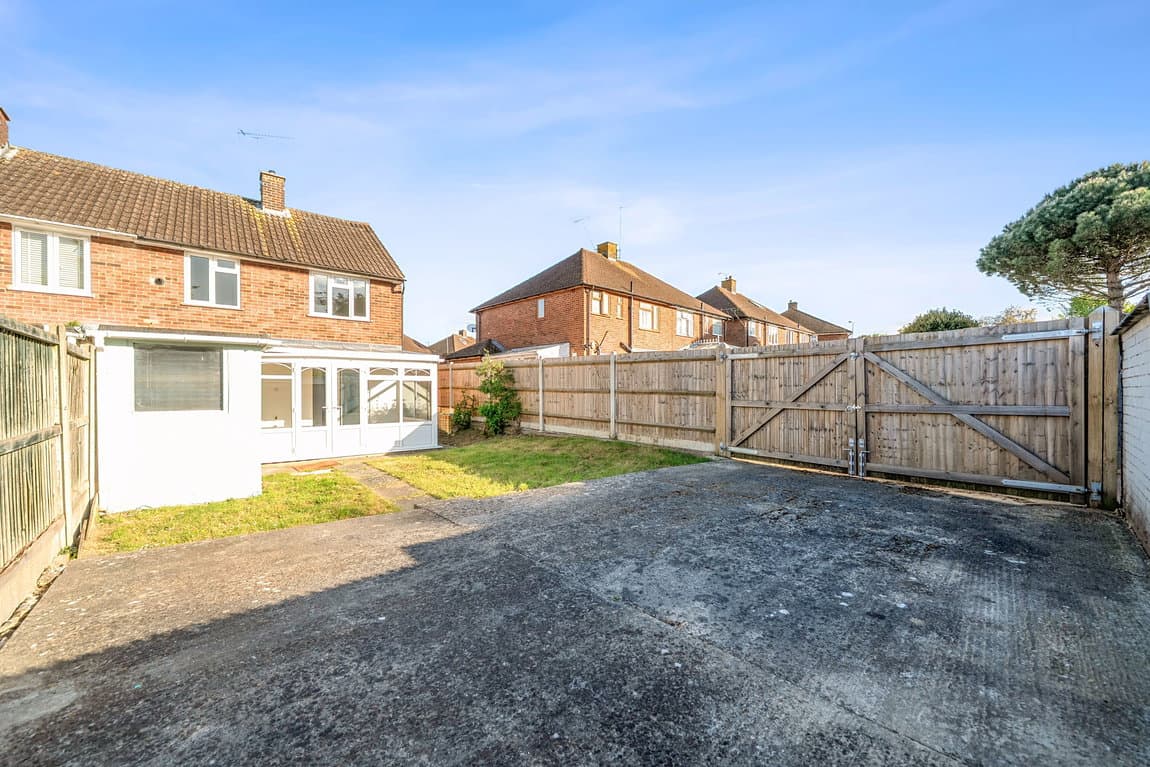Smart, well presented larger than average home – CHAIN FREE