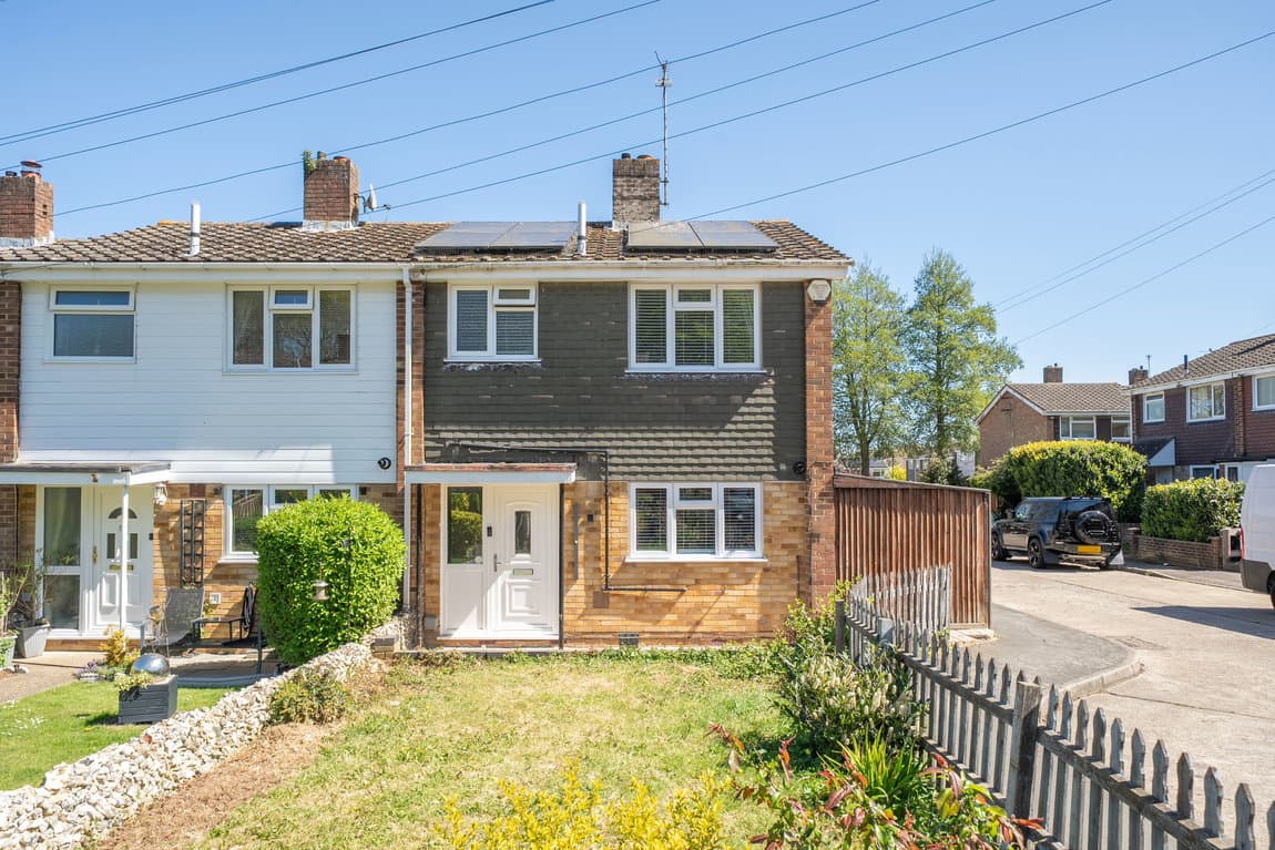 Burnham Walk, Rainham, Gillingham, Kent, ME8 8RY