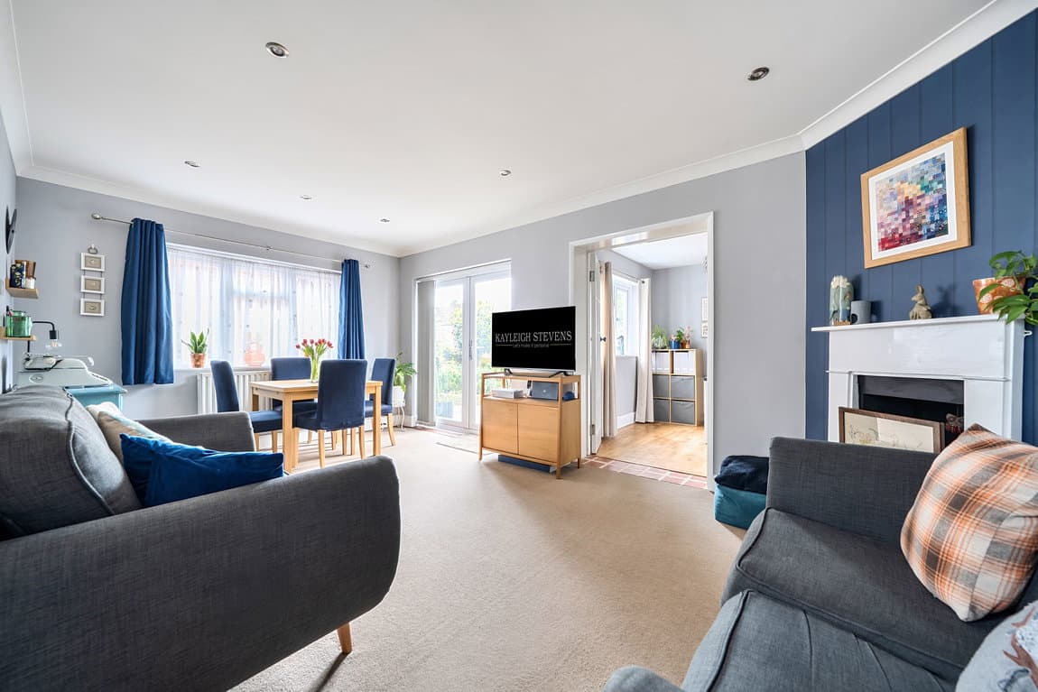 Charming Well Presented Home in Popular Wigmore Location