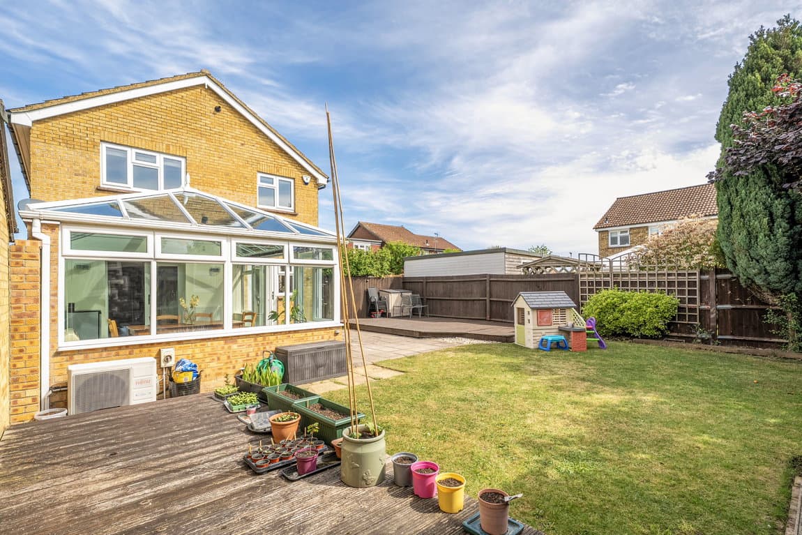 Superb Family Home – Abundance of Space and Parking