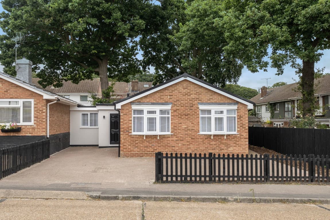 Stylish, practical and genuinely turnkey; this is modern bungalow living done properly.