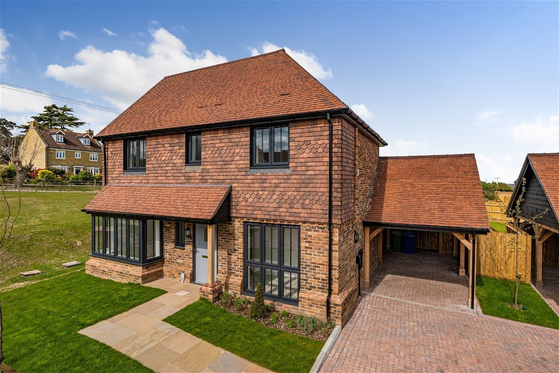 Stunning Brand New Property – Available Now