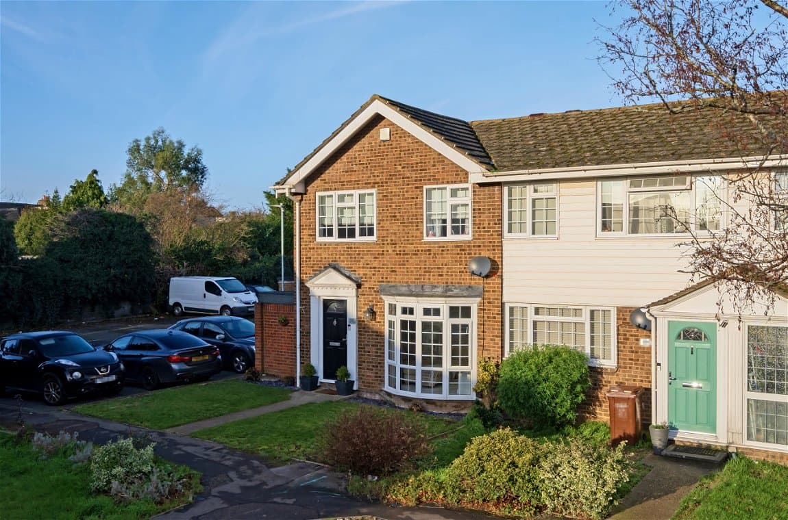 Impeccably Presented Family Home – Rainham, Kent