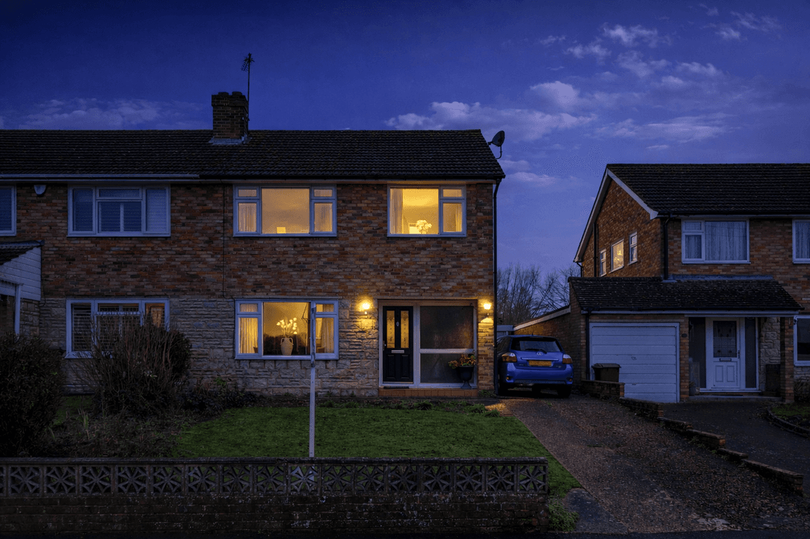Extended Family Home – Walking Distance to Schools & Shops