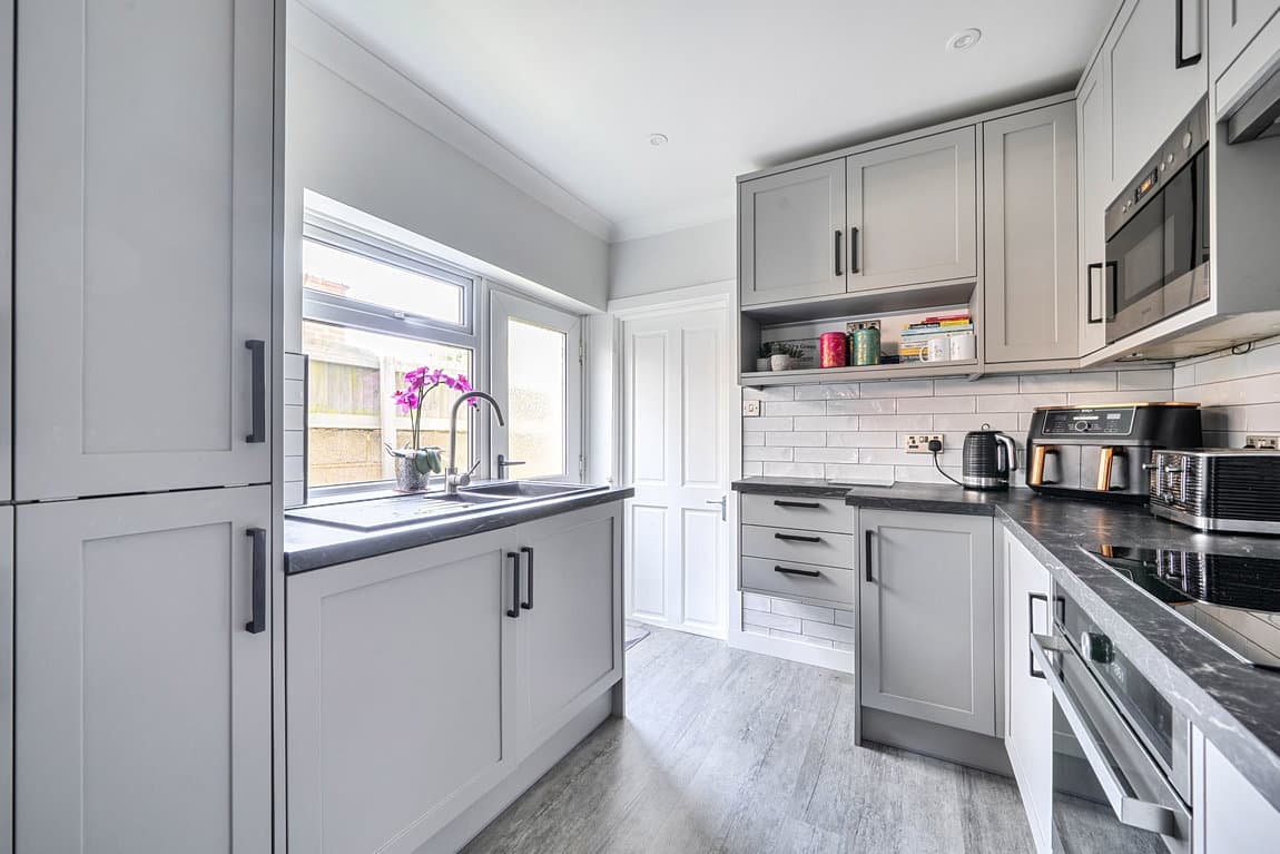 Large 3 Bedroom Victorian Terrace offered CHAIN FREE with additional Study/Nursery