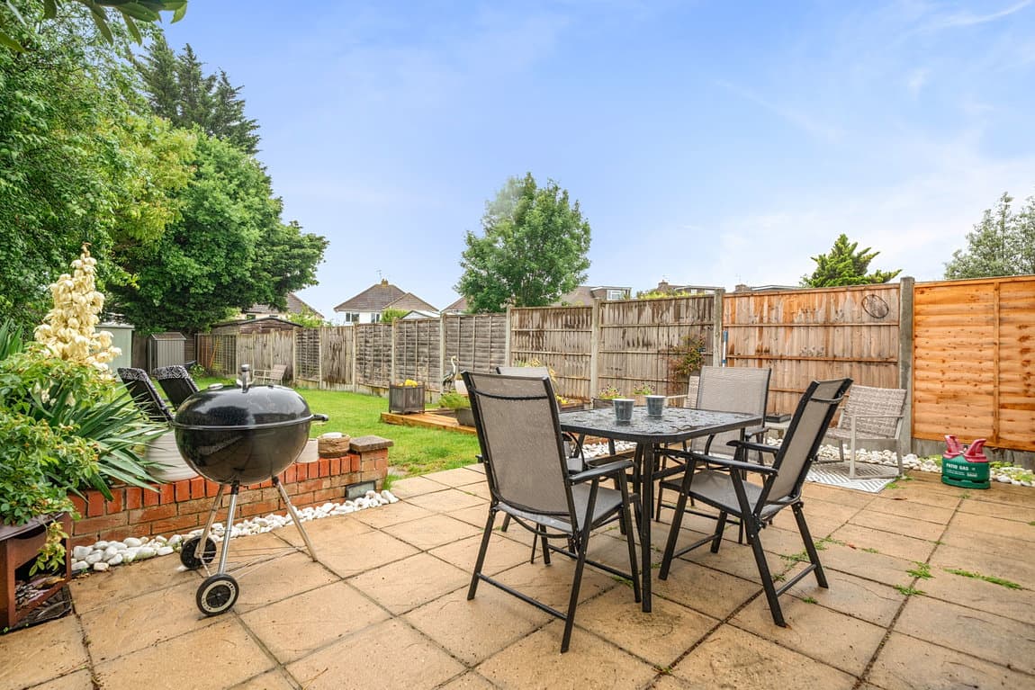 Over 1,050sq ft of family living space, walking distance to everything