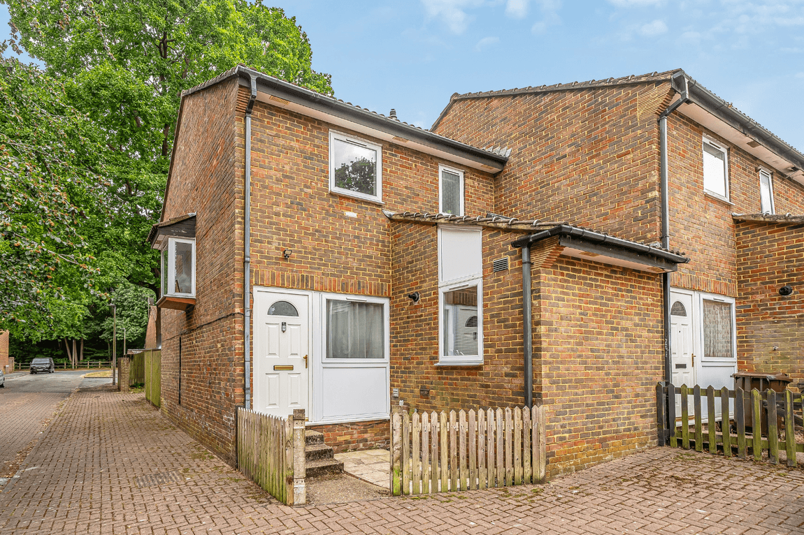 Walsingham Close, Parkwood, Gillingham, Kent, ME8 9SN