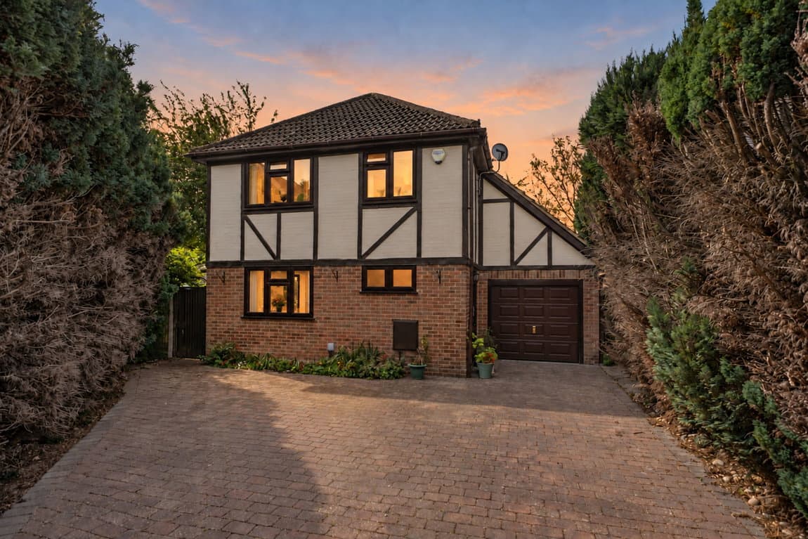 Shepherds Gate, Hempstead, Gillingham, Kent, ME7 3TG
