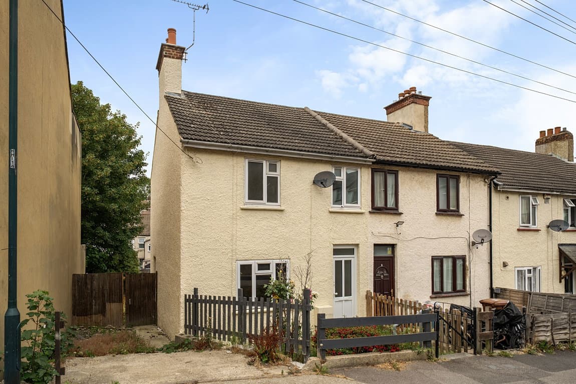 A chain-free renovation dream, driveway parking, a huge garden and exciting potential