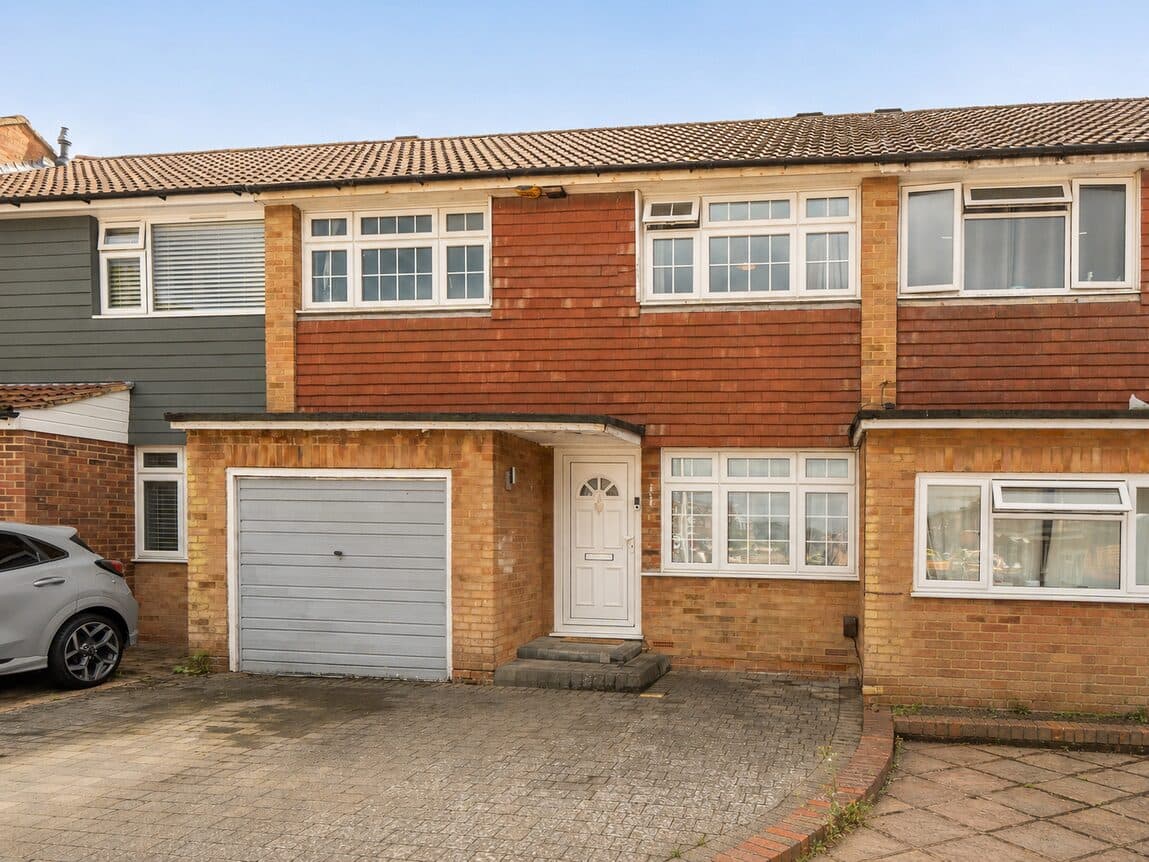Three Double Bedrooms, South Facing Garden – Wigmore