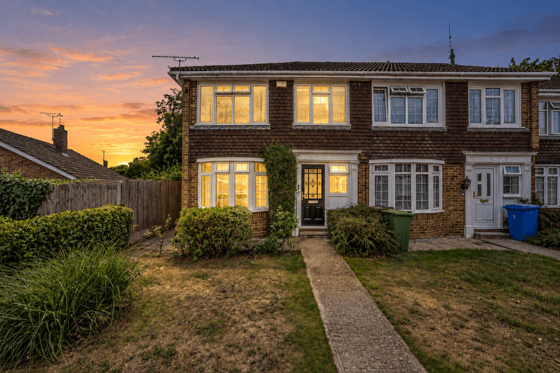 Stunning 4 Bedroom End-Terrace | Woodland Access | Modern Open-Plan Living | Garage