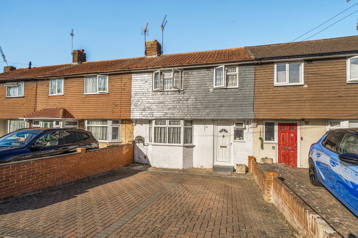 Three-Bedroom Extended Family Home | Modern Open-Plan Living | Driveway Parking | Large Rear Garden