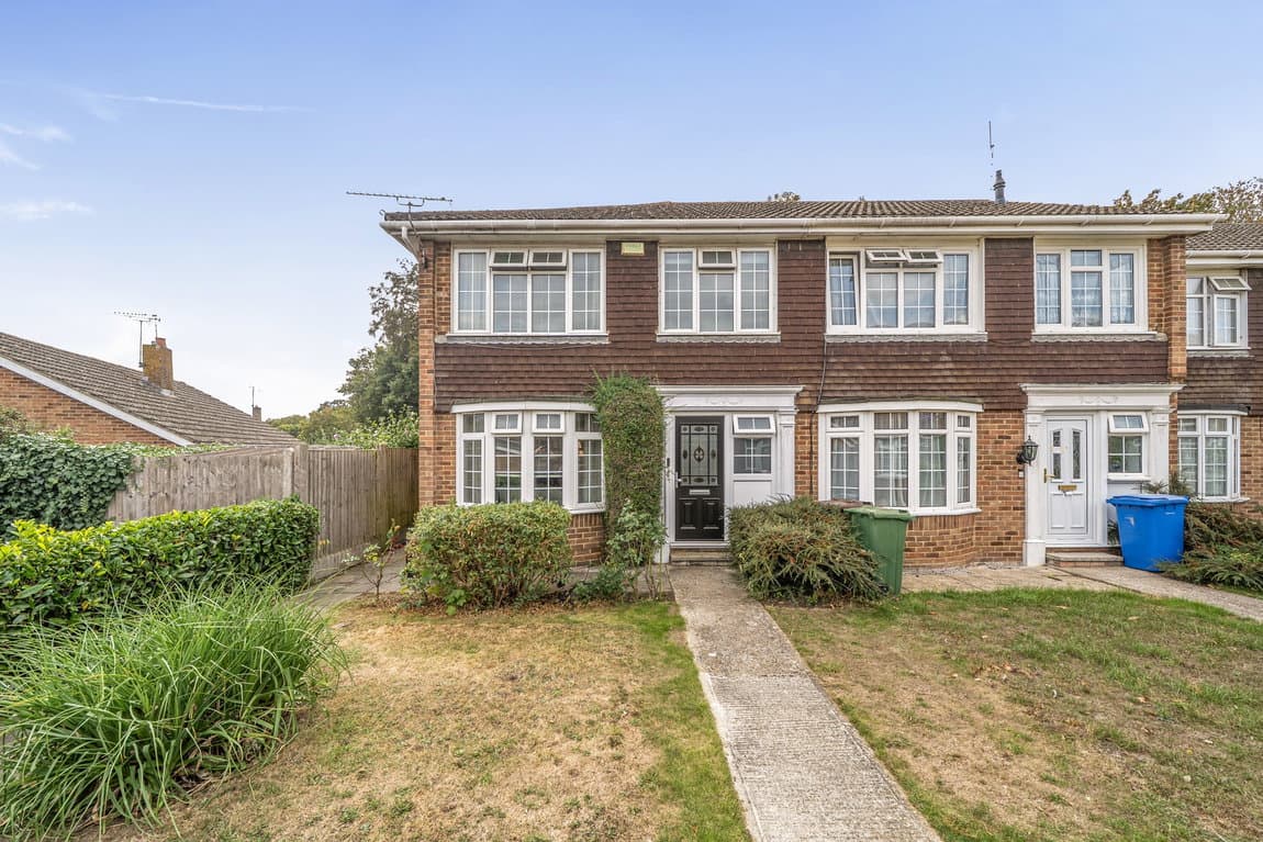 Stunning 4 Bedroom End-Terrace | Woodland Access | Modern Open-Plan Living | Garage