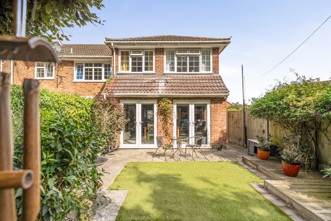 Stunning 4 Bedroom End-Terrace | Woodland Access | Modern Open-Plan Living | Garage
