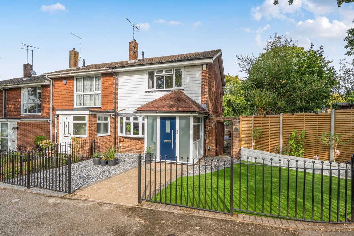 Stylish, spacious and far more impressive than expected – Nearly 1,000sq ft