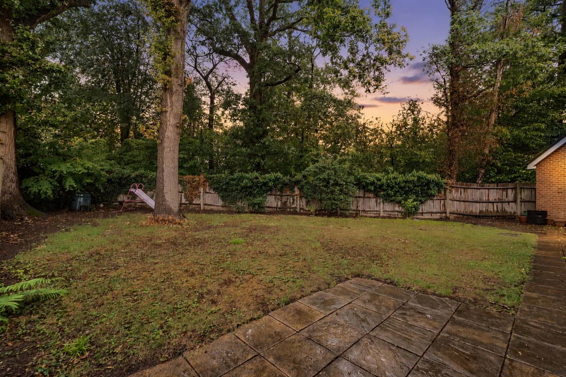 Big plot, big rooms, brilliant Hempstead location.