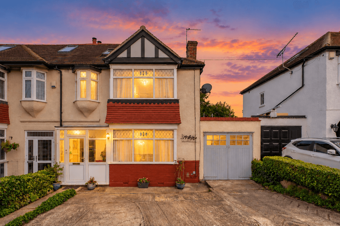 Four-Bedroom Family Home with Large Private Garden, Three-Car Driveway and Garage