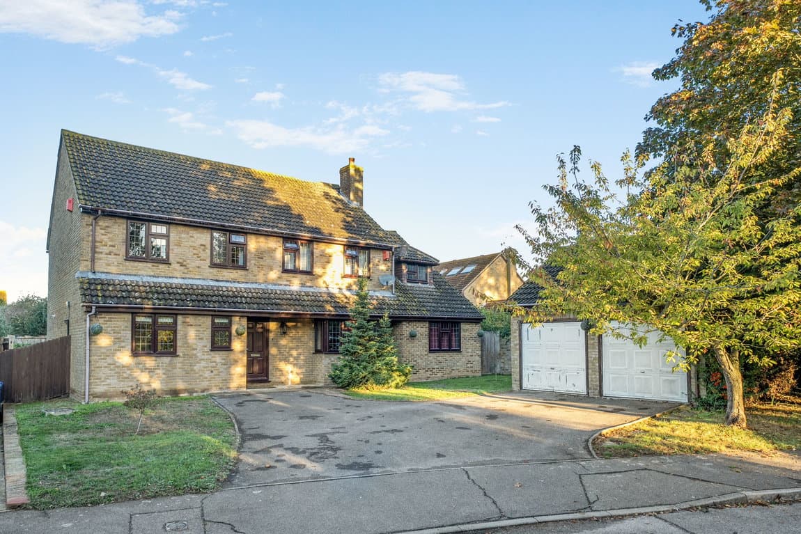 Lapwing Drive, Lower Halstow, Sittingbourne, Kent, ME9 7DZ